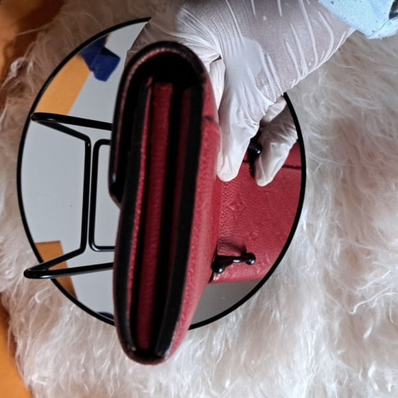 Louis Vuitton Empreinte Curieuse Red Wallet EUC - Picture 4 of 17